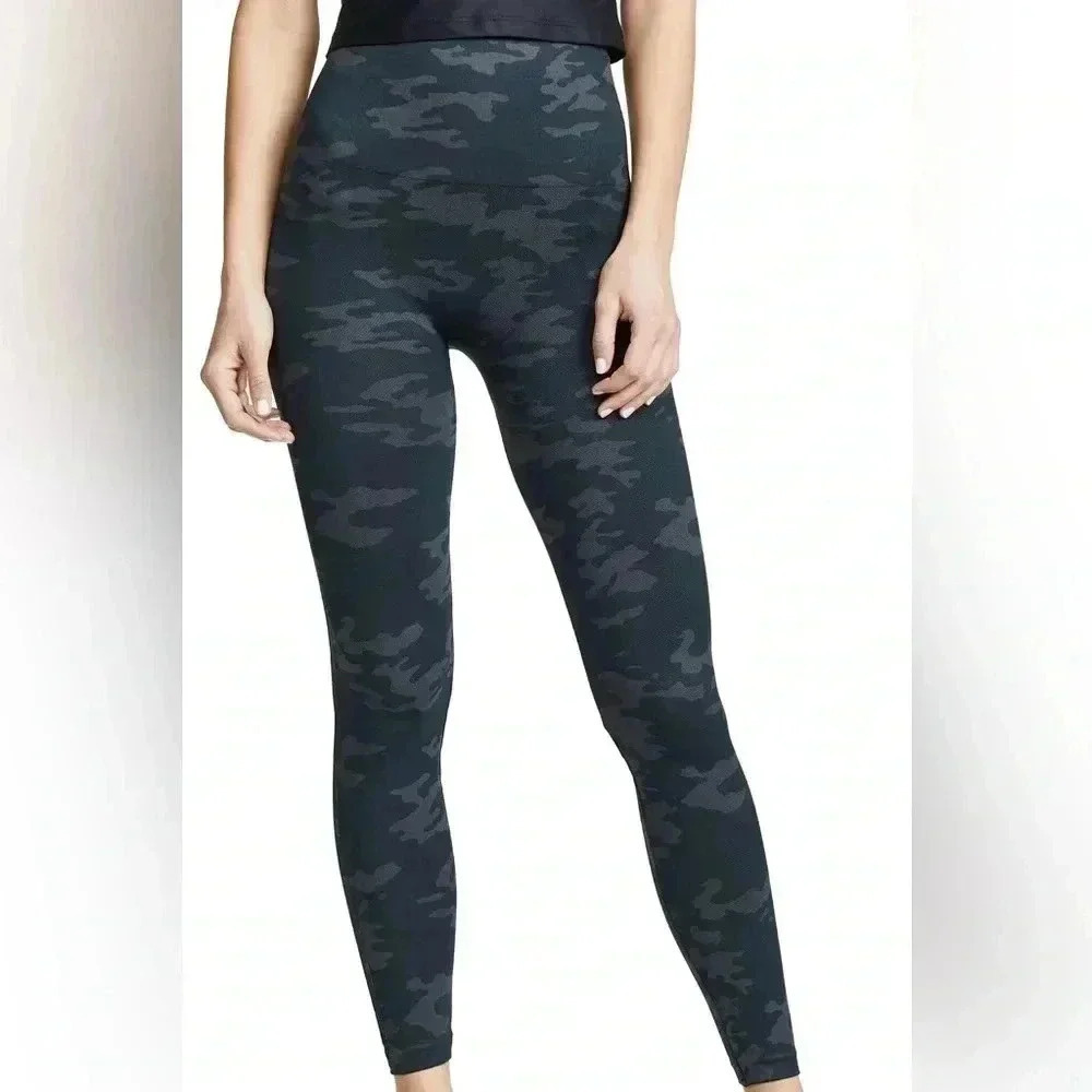 [L]Spanx Look At Me Now Seamless Leggings-  Black Camo